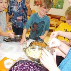 Czerwona kapusta w zalewie z curry
