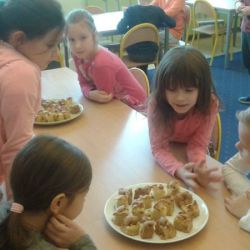 Dzień jabłka - świeże ciasto z jabłkami