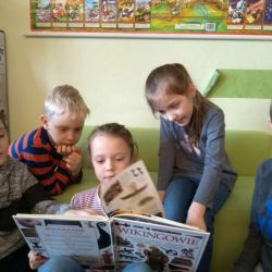 Dzień skandynawski - chętnie oglądaliśmy materiały o Wikingach