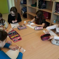 Między nami dziewczynami - projektujemy wzory na sukienkach
