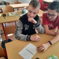 Nad krzyżówkami można było pracować w parach.