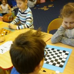 Rozgrywki przed Dzielnicowym Turniejem Warcabowym
